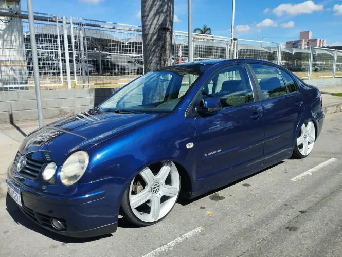 Volkswagen Polo Sedan 1.6 MI 101cv 8V 4P 2004