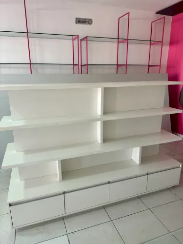 Ilha Expositor em MDF
