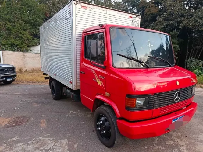 MERCEDES-BENZ BAÚ 720