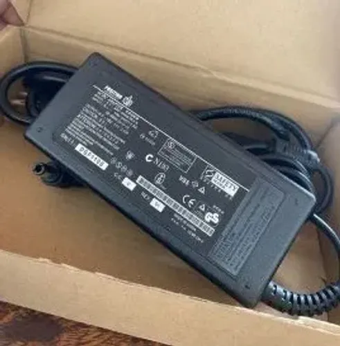 Carregador para Notebook com Garantia e Pronto para Usar  Testado e com perfeito funcionam