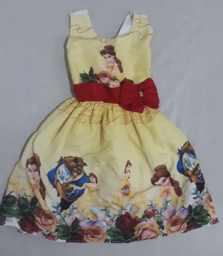 Lindo Vestido infantil temático "A Bela e a Fera"