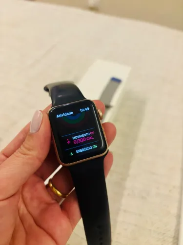 Apple Watch 3 - 38mm Rosê com pulseira preta
