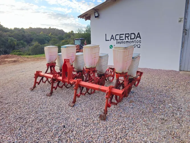 Plantadeira jumil para trator