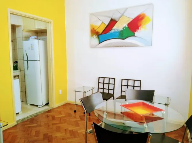 Quarto e Sala em Copacabana