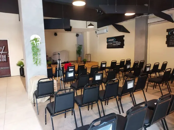 Ponto comercial/Loja/Box para venda possui 300 metros quadrados com 5 quartos