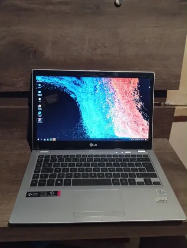 Notebook Ultrabook LG Core i3 / HD de 500GB / 4GB de memória RAM / Windows 10 / Tudo ok