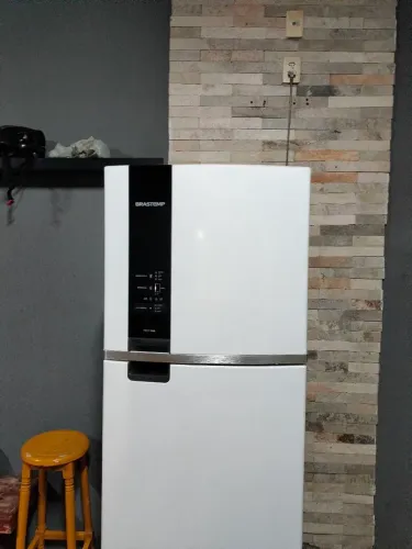Geladeira Brastemp Frost Free semi nova.