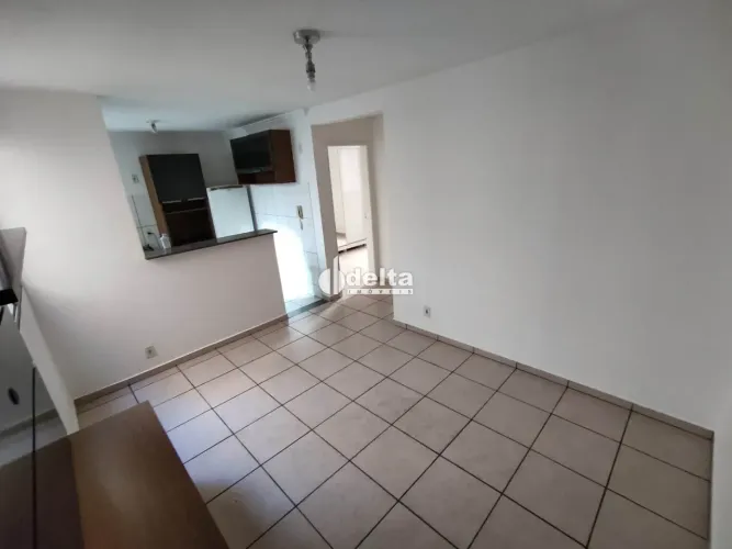 Apartamento com 2 quartos disponível para locação no bairro Brasil em Uberlândia-MG.