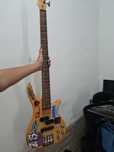 Baixo Strinberg 4 cordas ativo