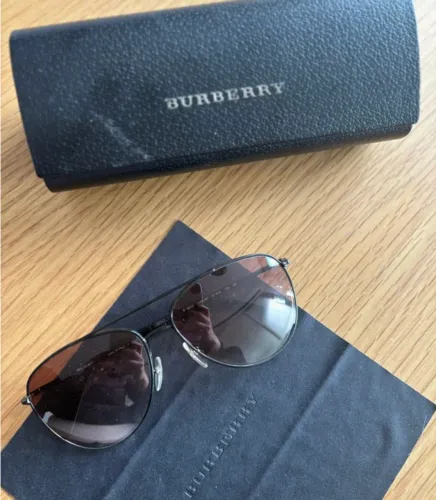 Óculos de sol da marca Burberry aviador unissex