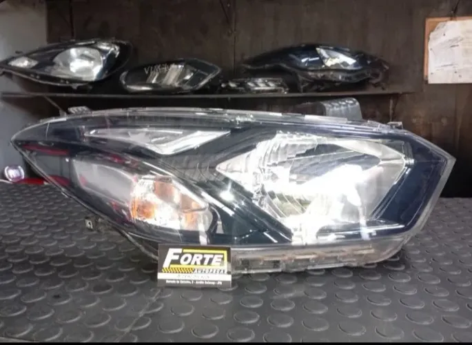 Farol direito Onix Prisma frente Baixa