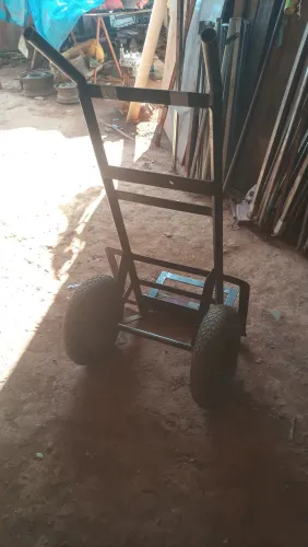 Carrinho para carregar peso e geladeira e outro
