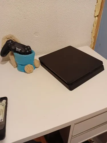 PlayStation 4 Slim (PS4 Slim) - 861GB + 1 Controle Original