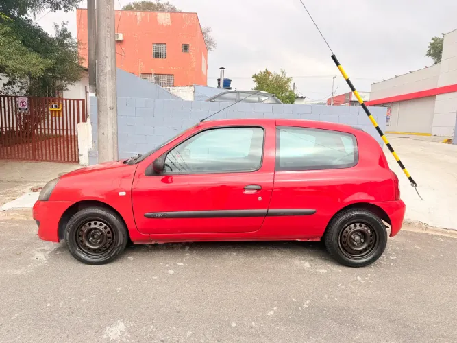 Renault Clio Hi-flex 1.0 16V 3P 2011