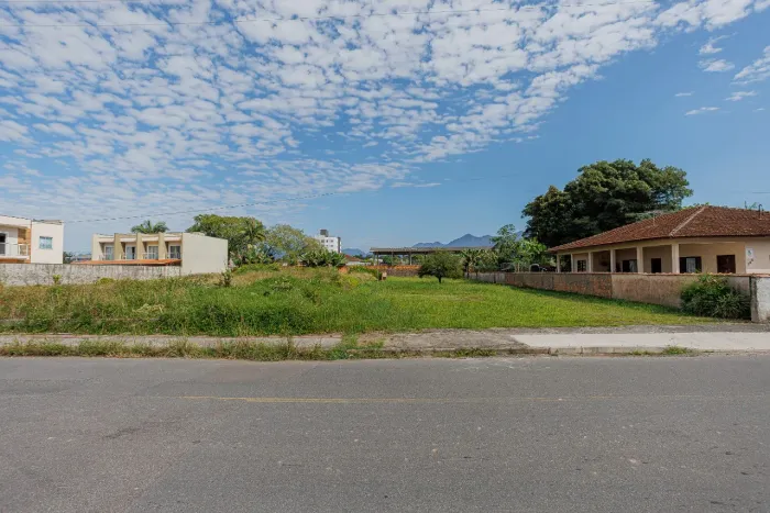 Terreno à venda em Joinville-SC, bairro Vila Nova, com 1.616,60 m² de área! Aproveite essa
