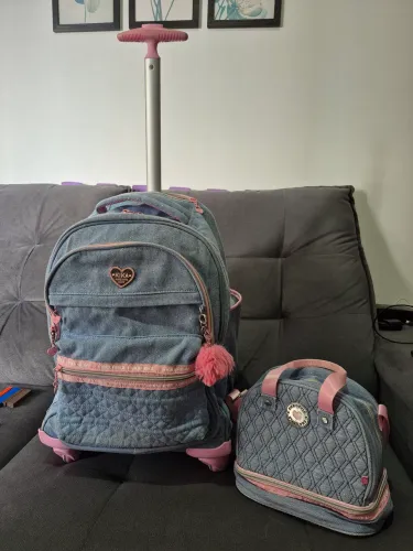 Mochila Escolar com Rodinhas + Lancheira - Kika - Semi Nova