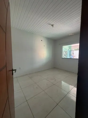 Aluga-se apartamento