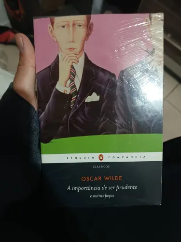 Livro A importância de ser prudente e outras peças, novo lacrado
