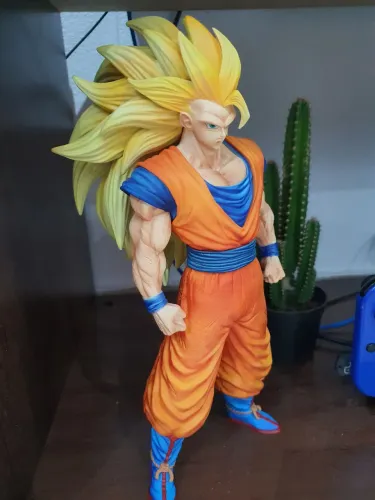 Figuras Dragon Ball z goku ss3 e broly