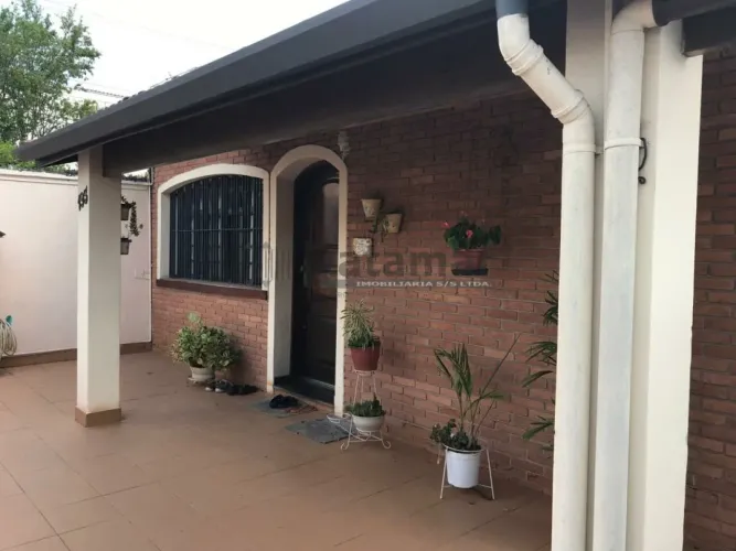 Casa para Locação na Vila Sônia com 3 quartos, 2 Suítes, Quintal com Churrasqueira e 3 Vag