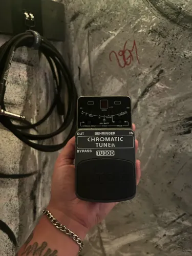 Afinador Chromatic Tuner - Behringer