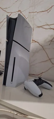 Vendo PlayStation 5 semi novo