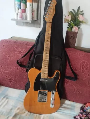 Vendo uma guitarra esquier infinit telecaste muito boa de tocabilidade guitarra semi nova