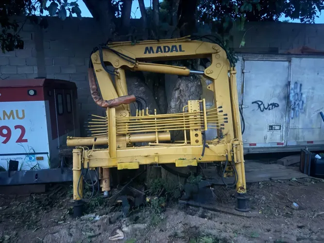 Munck espetacular pra serviços gerais.