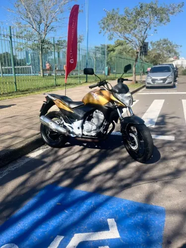 OPORTUNIDADE EXCLUSIVA - Honda CB 300r 2010