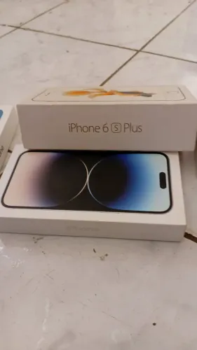Caixas de iphone