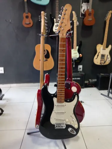 Guitarra modelo STRATOCASTER