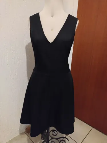 Vestido preto de festa com costas abertas - artesanal , tamanho equivalente a M