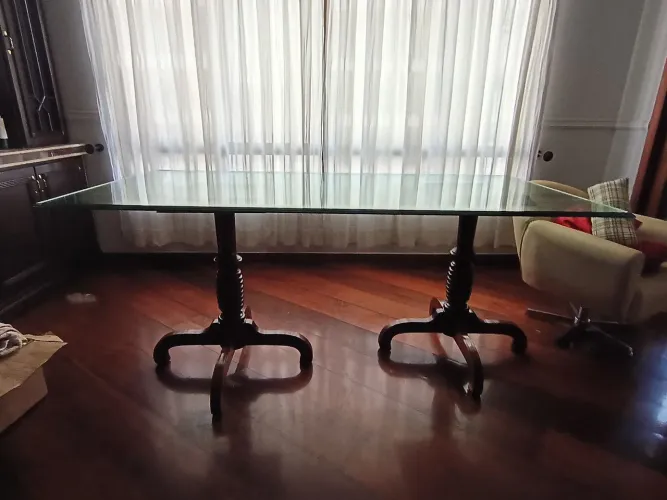Mesa de vidro grossa