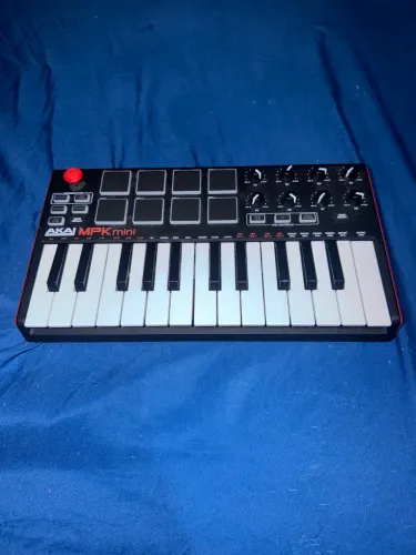 AKAI MPK mini