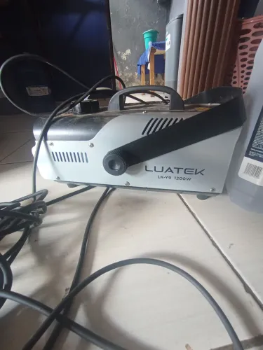 Máquina de fumaça profissionalcom controle remoto e líquido profissional