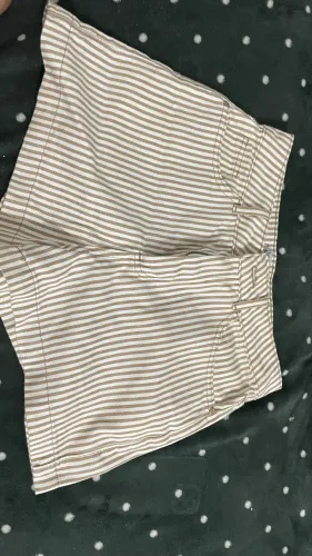 Vendendo roupas -