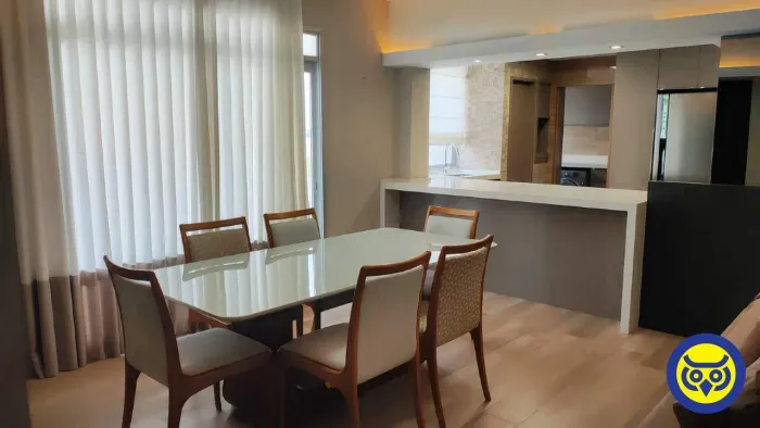 Apartamento mobiliado para locação na Agronômica - 3 quartos, 3 banheiros