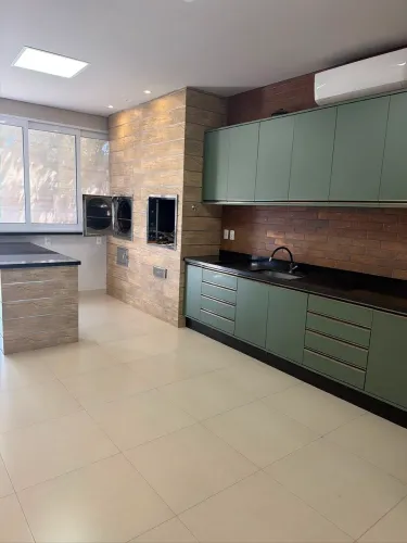 Casa Terrea com 3 Suites no Belvedere 1