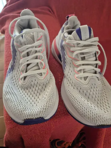Tenis,35,feminino,olimpikus, 30 reais.