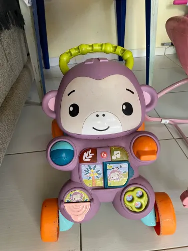 Andador novo bebê só usou pouco tempo andou rápido 