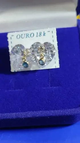 Brincos Ouro 18 Kilates Coração Pedra Zicônia Peso 4.80 Gramas 12 mm