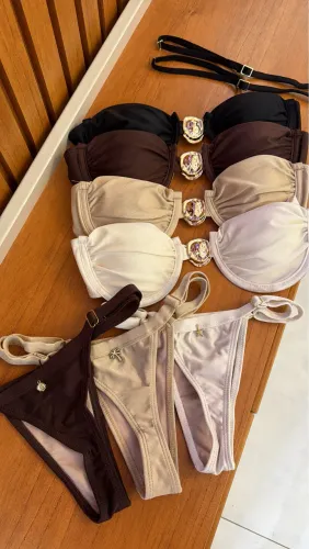 Biquíni meia taça fio com fivela dourada