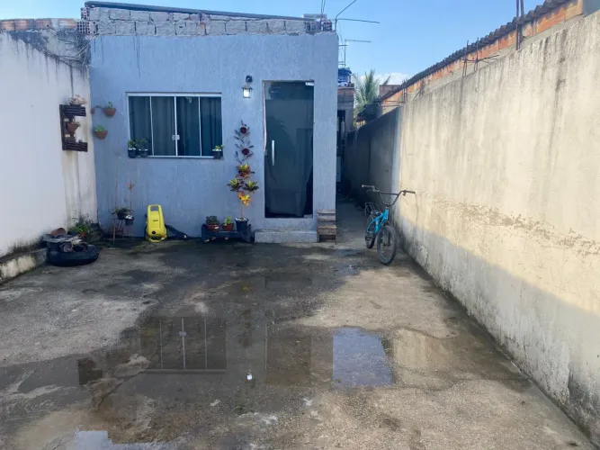CASA INDIVIDUAL/ Aceito 80% do valor e financio restante/ estrutura para 3 andares *