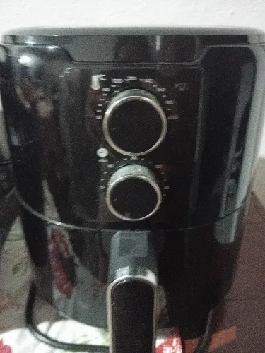 Vendo essa air frayer seminova,250 aceito propostas
