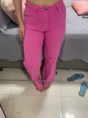 Calça jeans rosa femina