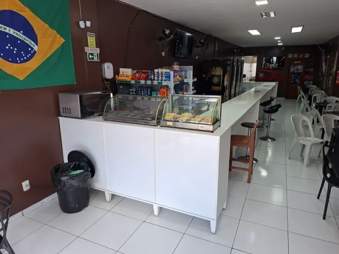 VENDE-SE BALCÃO BRANCO. 