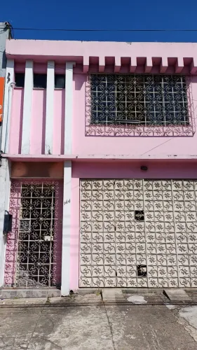 Vendo casa de 2 pavimentos no Umarizal
