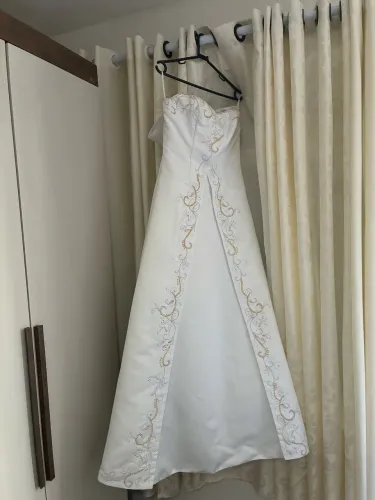 Vestidos de festa, noiva e daminha 