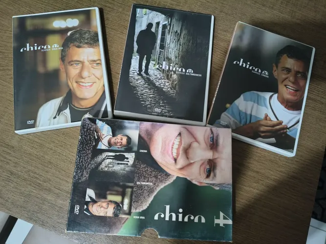 Dvds de Chico Buarque, coleção com 3 dvds. Muito conservado.
