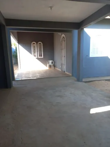 Casa na praia de Grussaí,3 quartos,2 banheiros ,com varandas frente e fundos,garagem